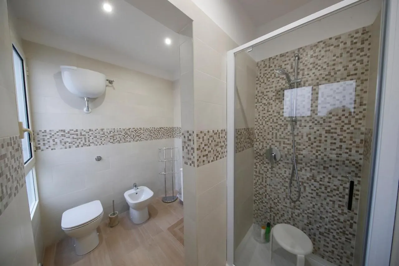 Apartament The Door Saturday Neapol
