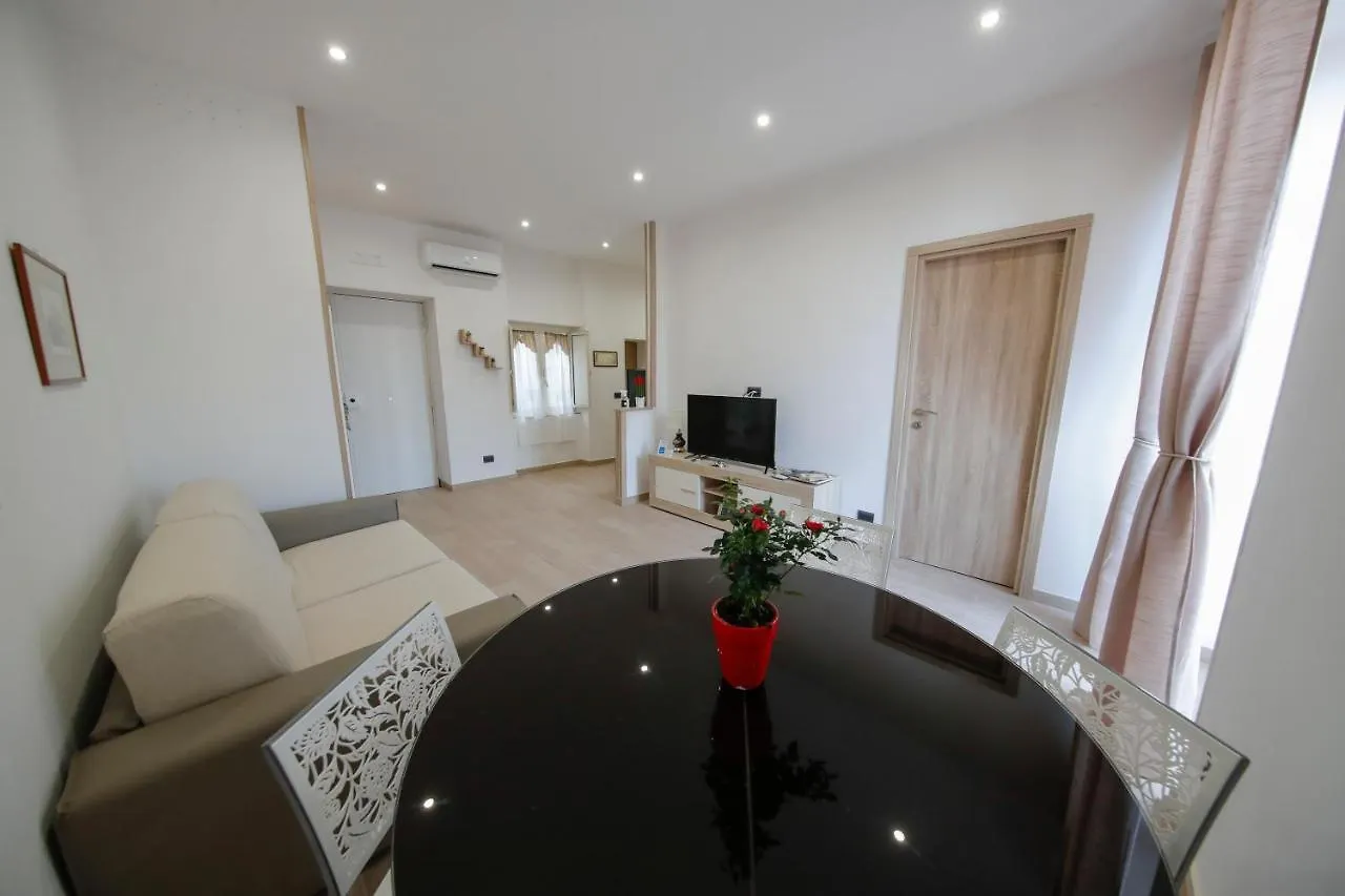Apartament The Door Saturday Neapol