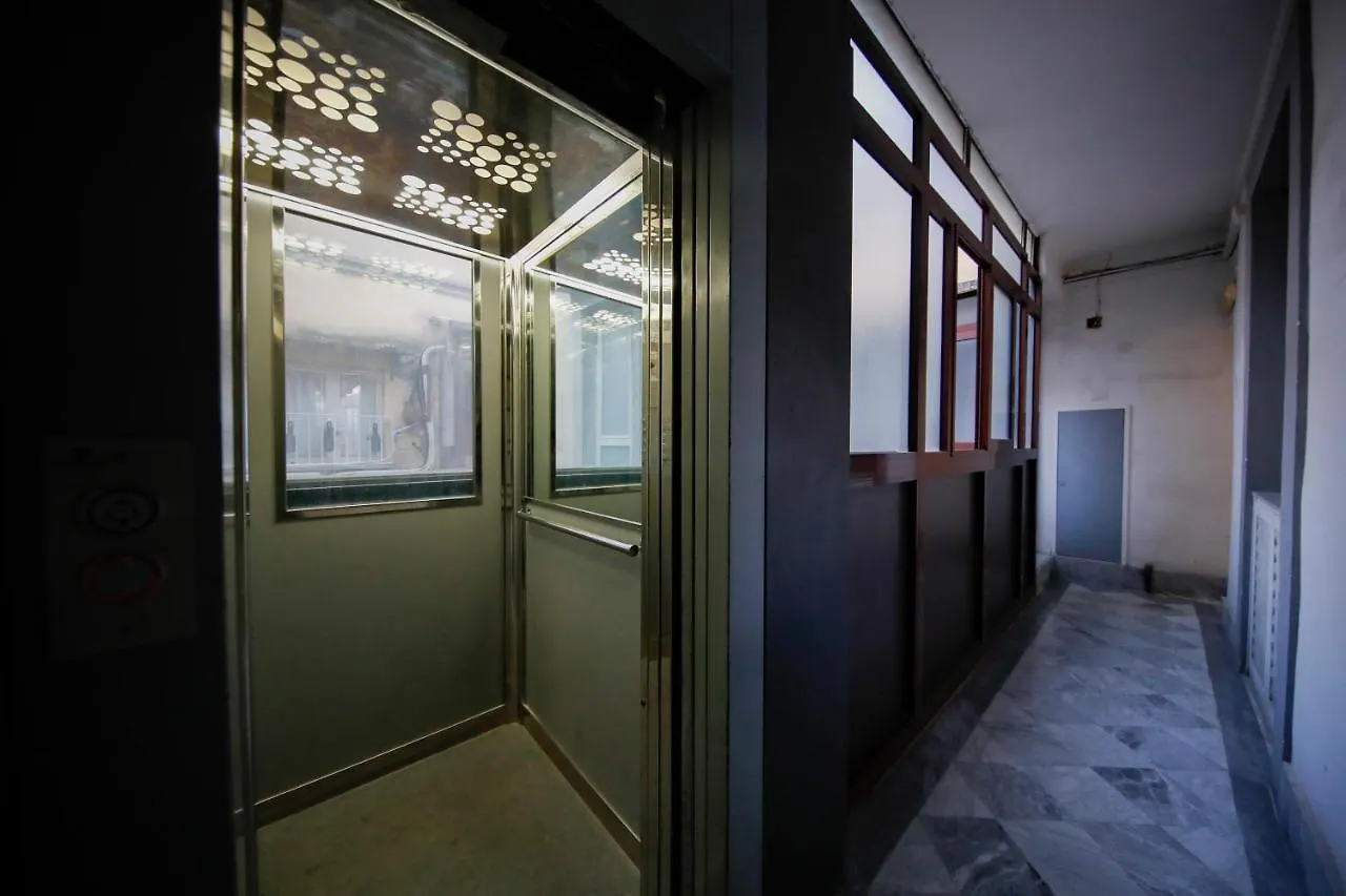 Apartament The Door Saturday Neapol